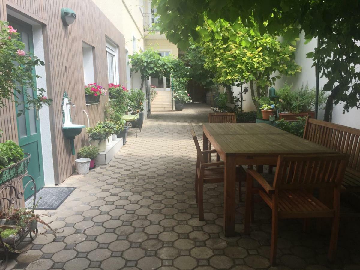 Weingut Krikler Apartment Weiden am See Ngoại thất bức ảnh